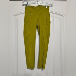 Lululemon Fast and Free Reflective High-Rise Crop 19" in Grape Leaf Size 2